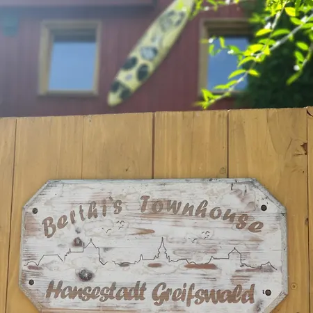 Berthi's Townhouse In Center